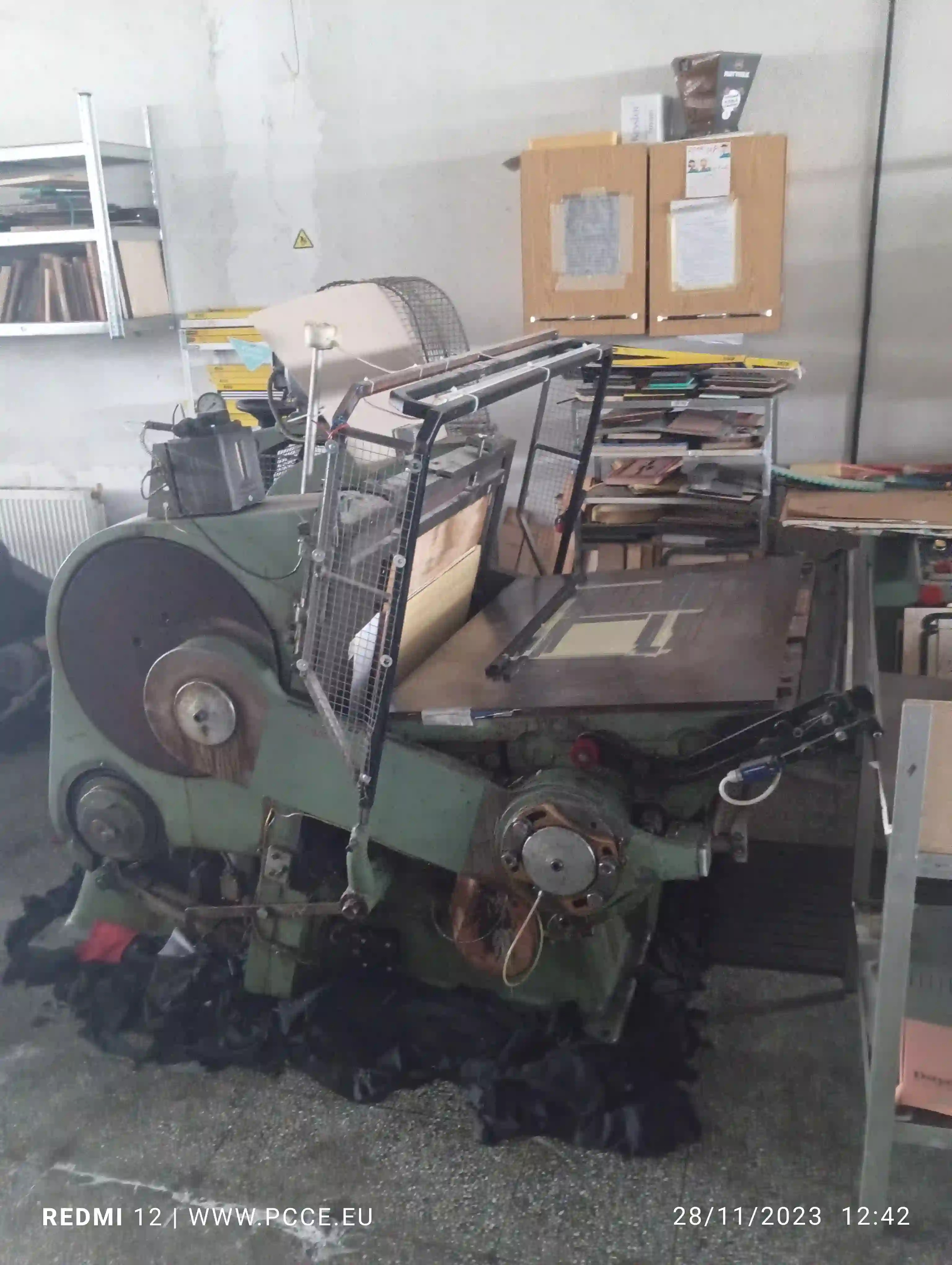 Simon Crosland Large Clamshell Die Cutter