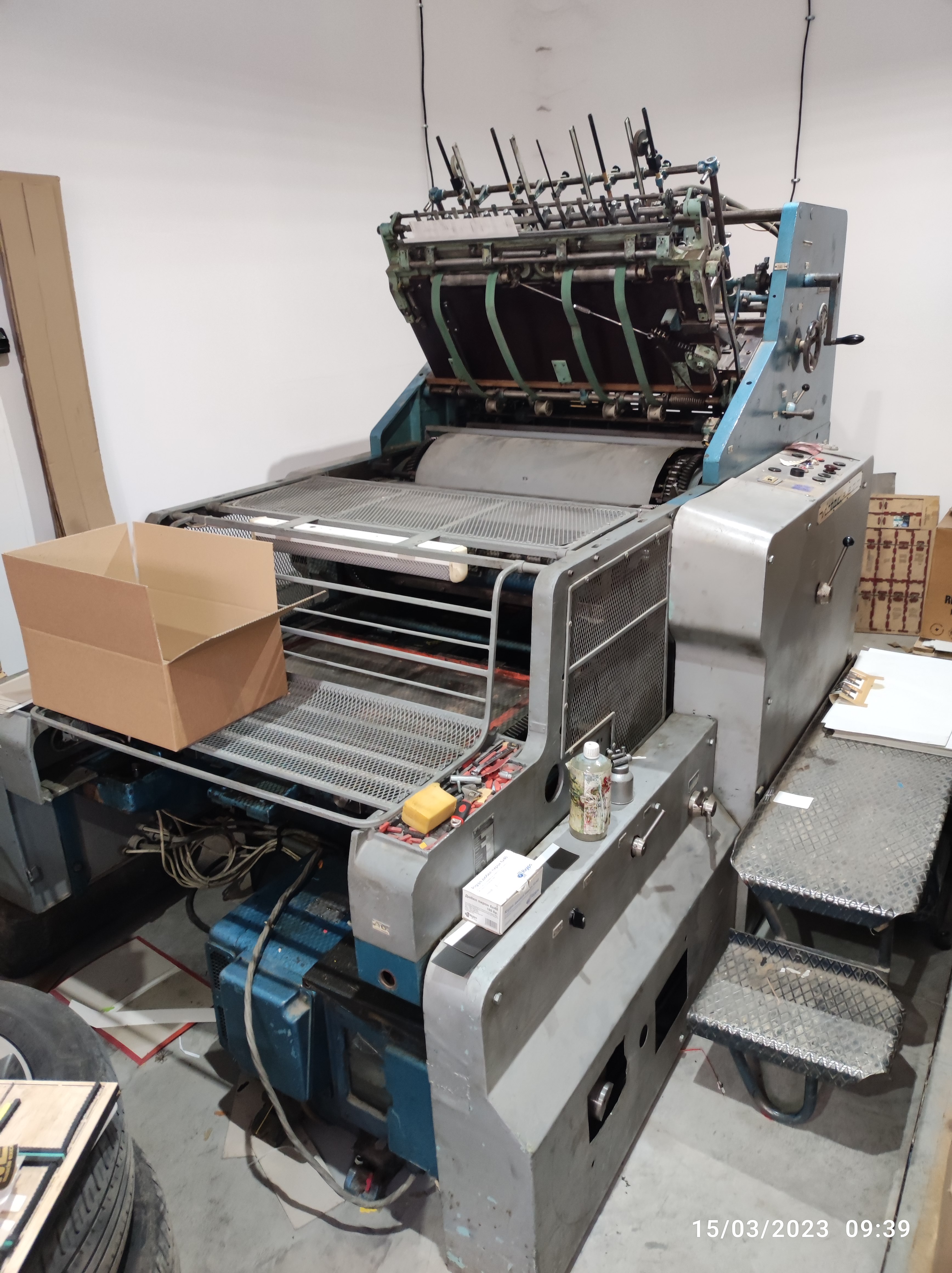 Victoria V820 Automatic Die Cutter for Cardboard