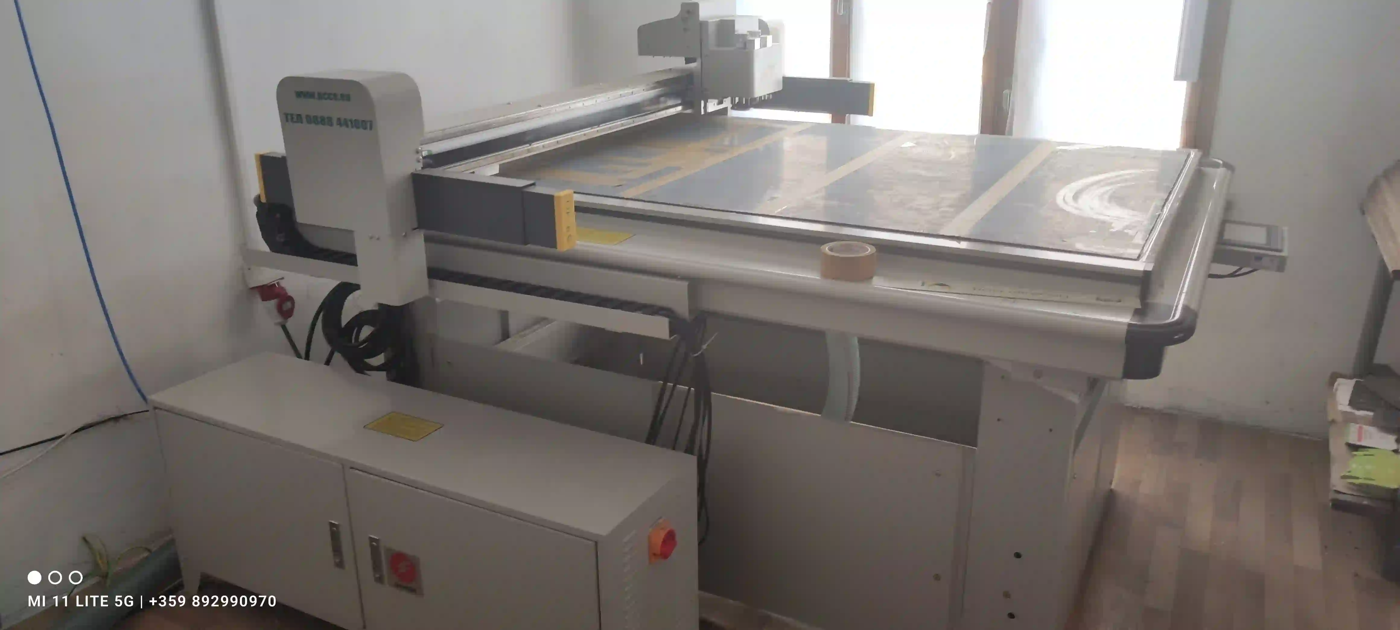 Digital Cutter Plotter 100x140cm Front View