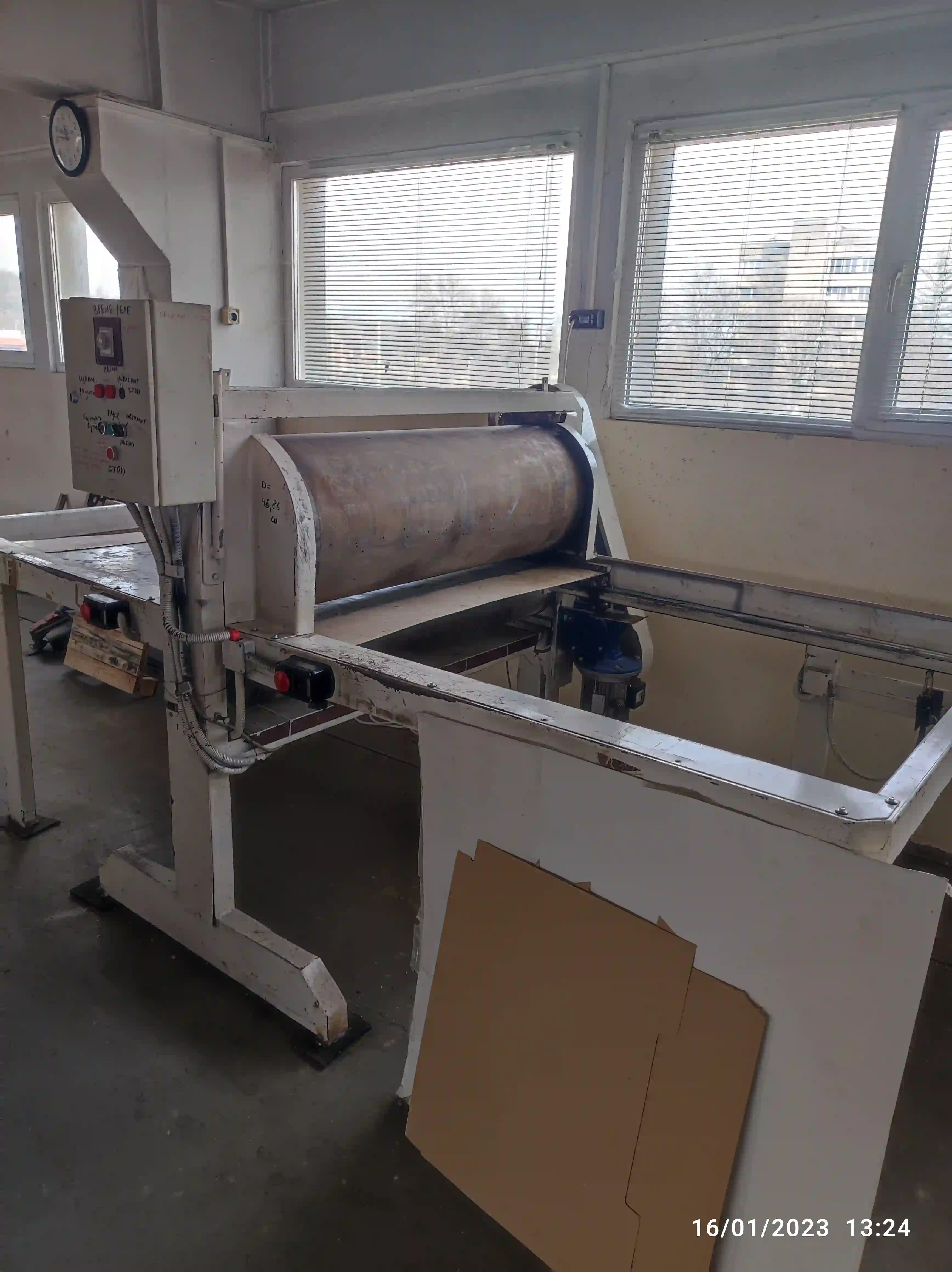 Large Size Roll and Flat Bed Die Cutter Front View